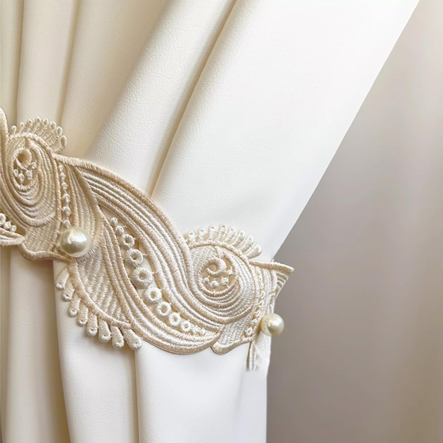 2 Pcs Lace Curtain Tiebacks, Handcrafted Embroidered Curtain Holdbacks for Elegant Home Decor, Romantic French Style Curtain Holders for Living Room or Bedroom (Champagne)